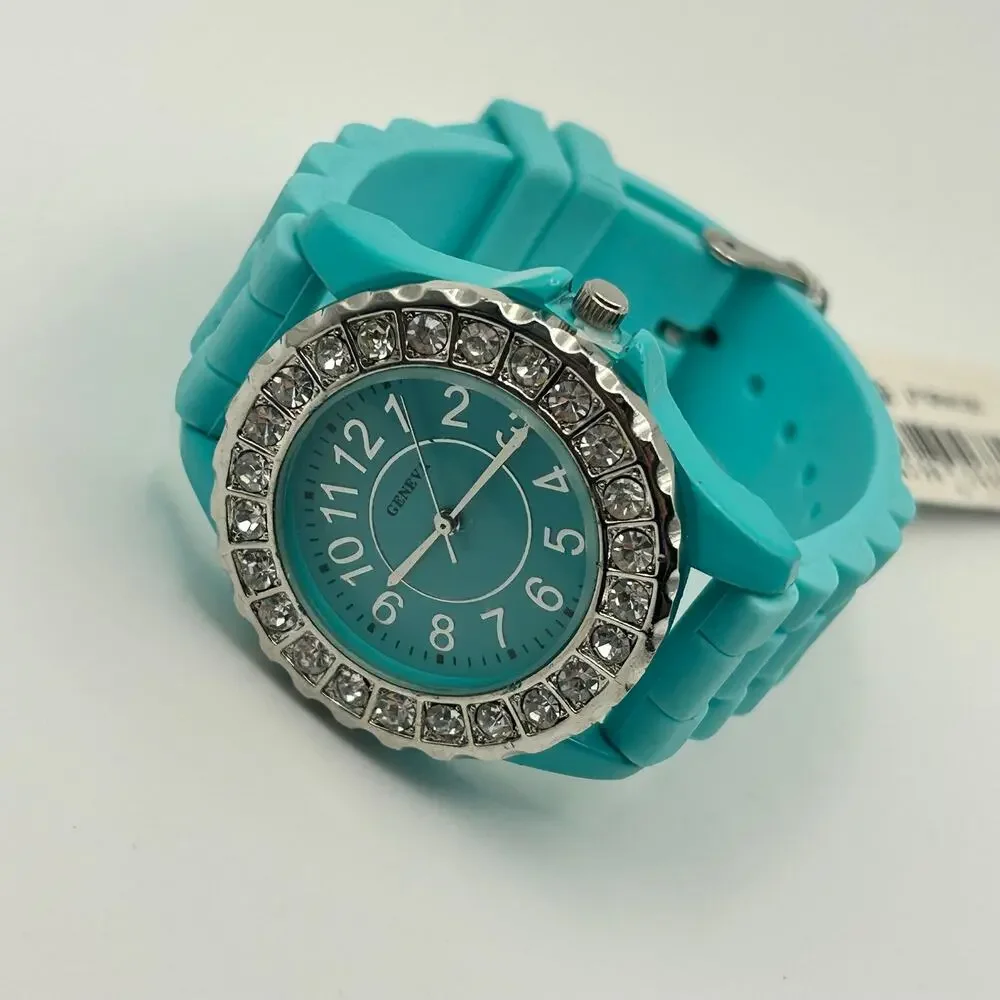 Geneva Silver Crystals Light-blue Tone Women’s Fashion Watch Working New Battery